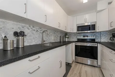 3 Island Avenue Miami Beach FL 33139