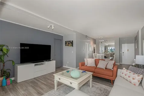 3 Island Avenue Miami Beach FL 33139