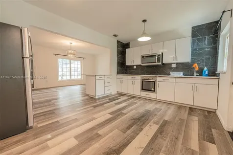 12426 NW 8th Avenue North Miami FL 33168