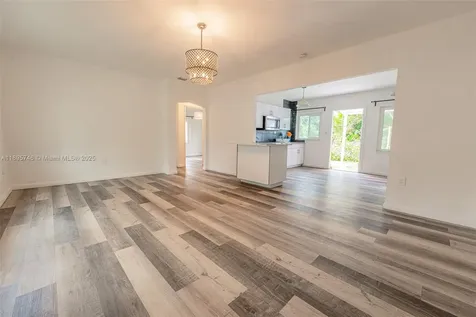 12426 NW 8th Avenue North Miami FL 33168