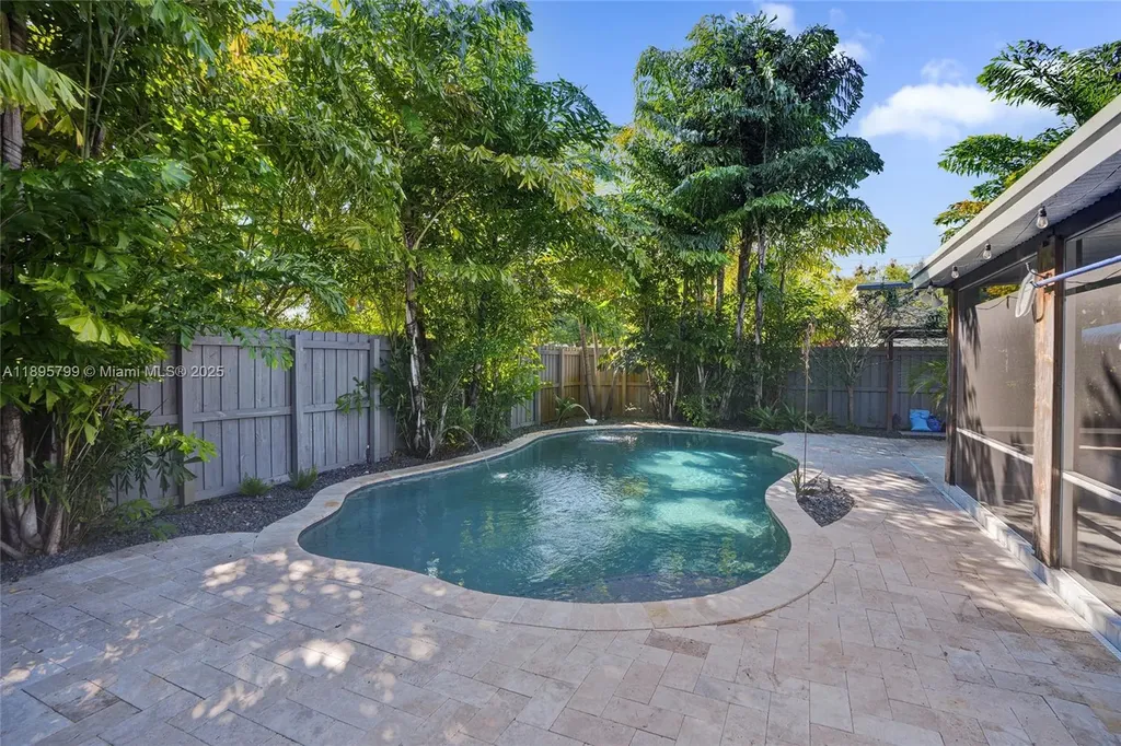 1413 NE 17th Way Fort Lauderdale FL 33304