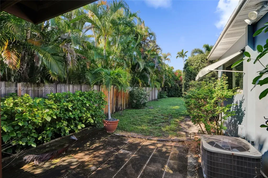 1413 NE 17th Way Fort Lauderdale FL 33304