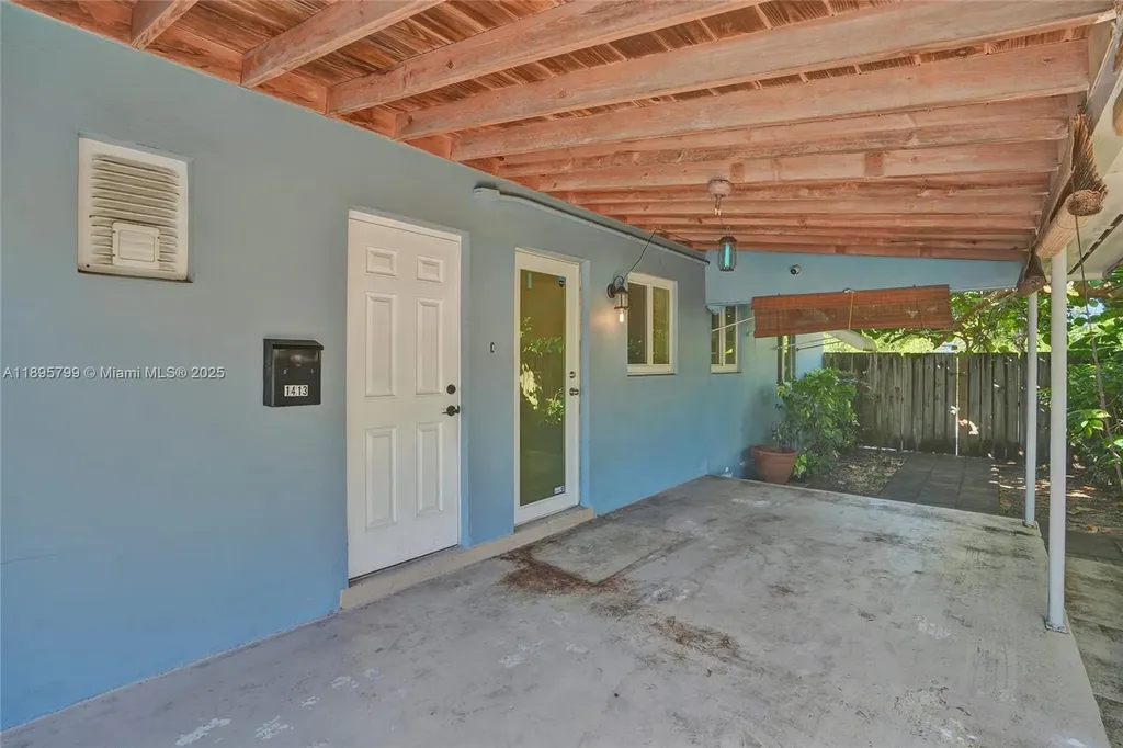 1413 NE 17th Way Fort Lauderdale FL 33304