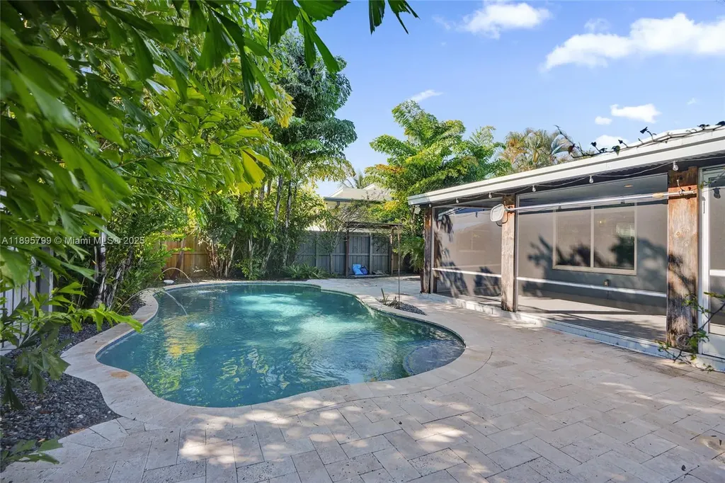 1413 NE 17th Way Fort Lauderdale FL 33304