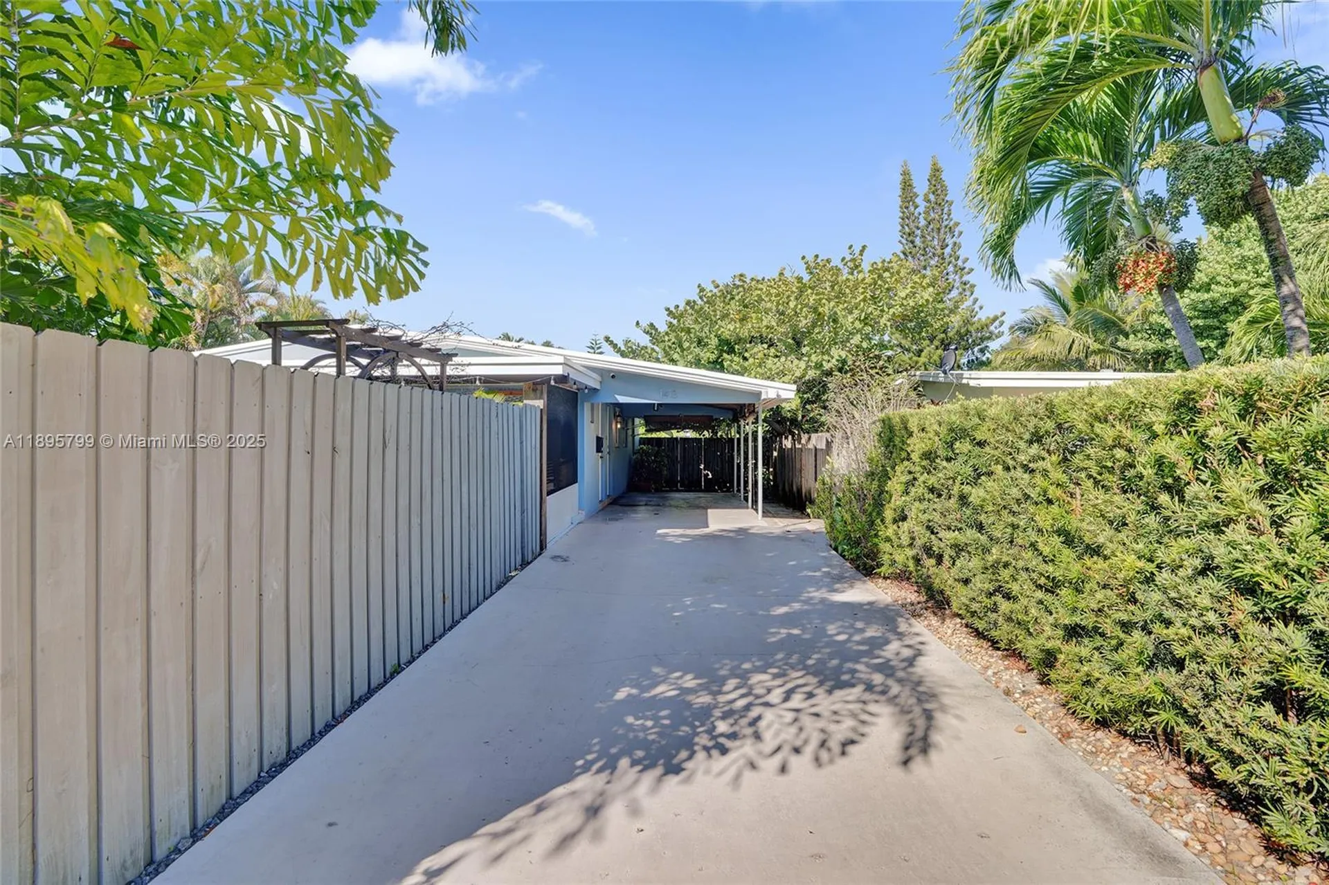 1413 NE 17th Way Fort Lauderdale FL 33304