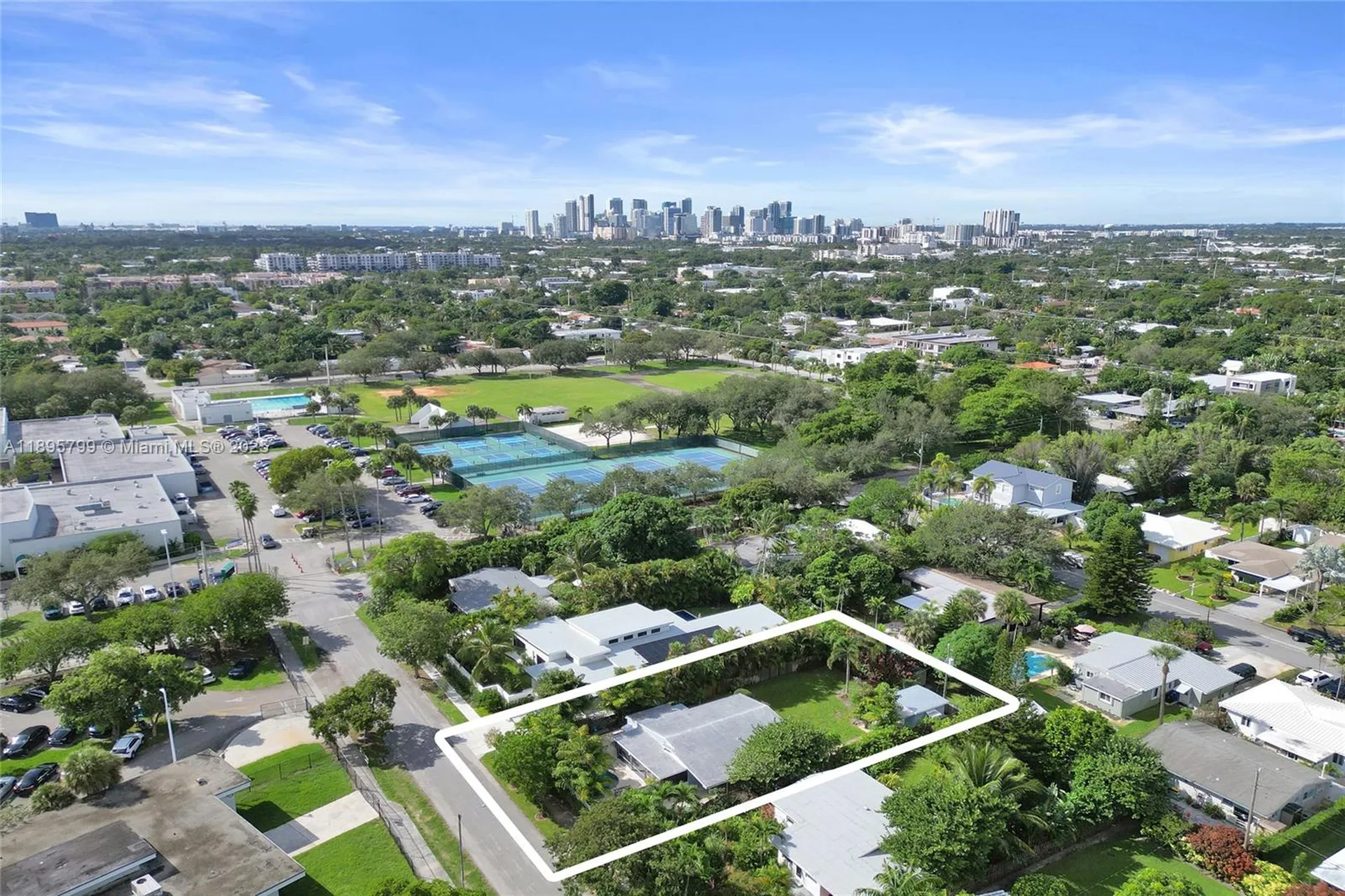 1413 NE 17th Way Fort Lauderdale FL 33304