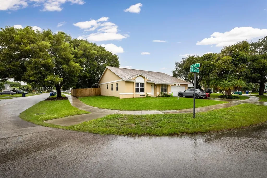 9730 SW 219th Street Cutler Bay FL 33190