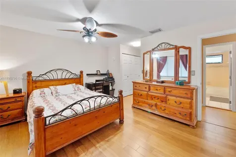 8211 SW 39th Court Davie FL 33328