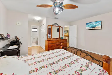 8211 SW 39th Court Davie FL 33328