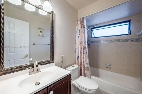 8211 SW 39th Court Davie FL 33328