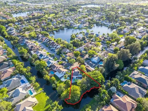 8211 SW 39th Court Davie FL 33328
