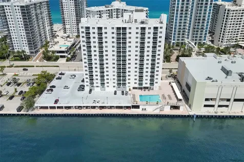 3000 S Ocean Drive Hollywood FL 33019