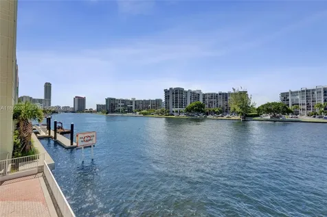 3000 S Ocean Drive Hollywood FL 33019