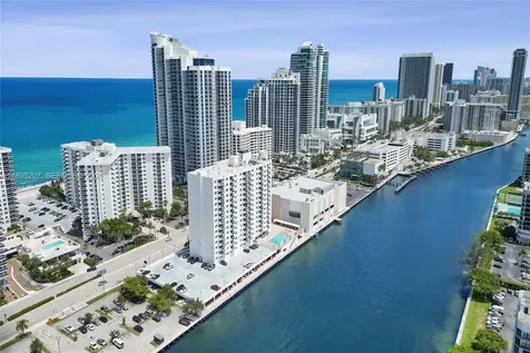 3000 S Ocean Drive Hollywood FL 33019