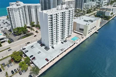 3000 S Ocean Drive Hollywood FL 33019
