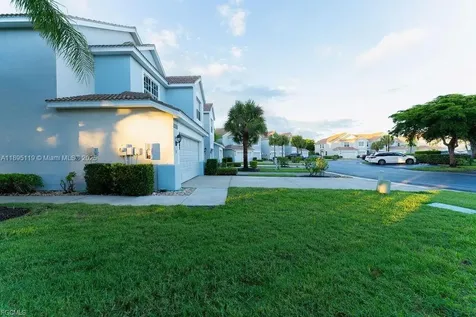 8350 Village Edge Circle Fort Myers FL 33919