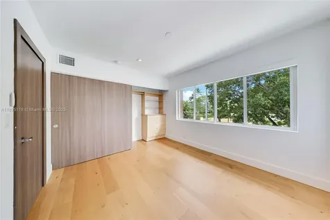 5244 Alton Road Miami Beach FL 33140