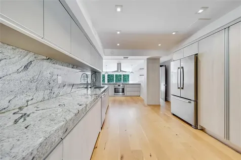 5244 Alton Road Miami Beach FL 33140