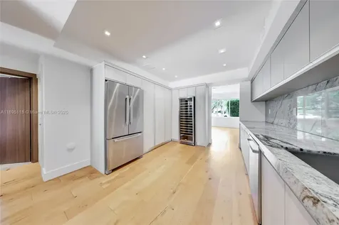 5244 Alton Road Miami Beach FL 33140