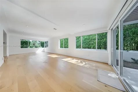 5244 Alton Road Miami Beach FL 33140