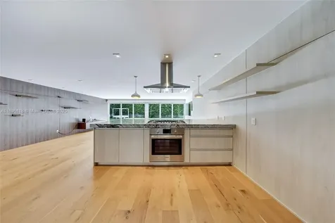 5244 Alton Road Miami Beach FL 33140