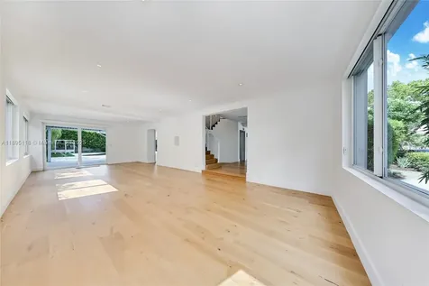 5244 Alton Road Miami Beach FL 33140