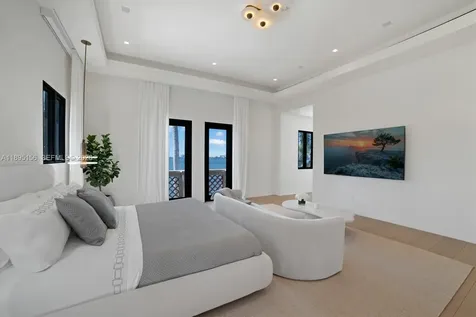 5300 N Bay Road Miami Beach FL 33140