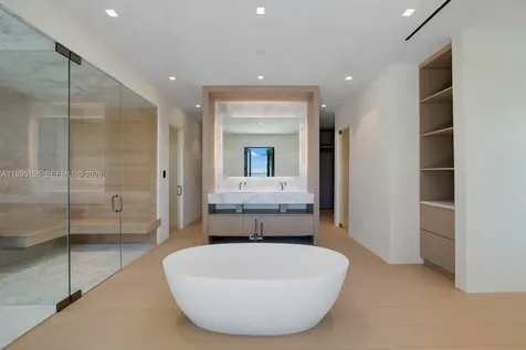 5300 N Bay Road Miami Beach FL 33140