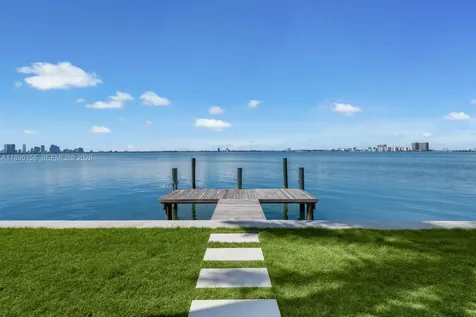 5300 N Bay Road Miami Beach FL 33140