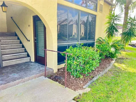 340 Pine Ridge Circle Green Acres FL 33463