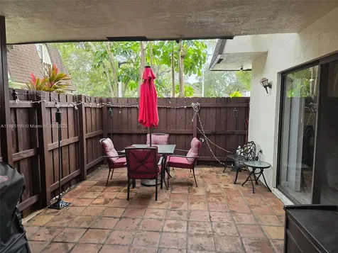 7831 Tam Oshanter Boulevard North Lauderdale FL 33068