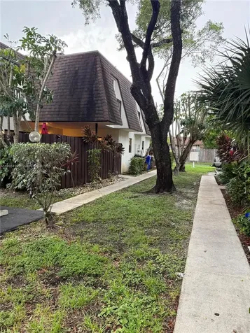 7831 Tam Oshanter Boulevard North Lauderdale FL 33068
