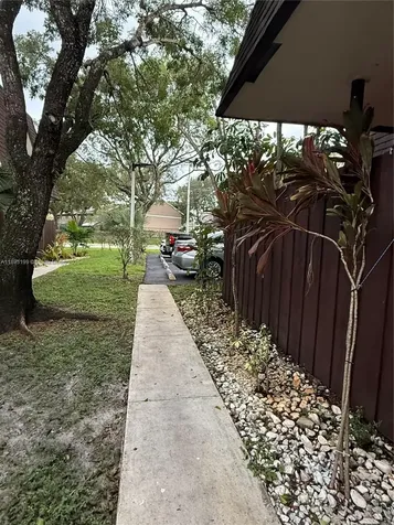 7831 Tam Oshanter Boulevard North Lauderdale FL 33068