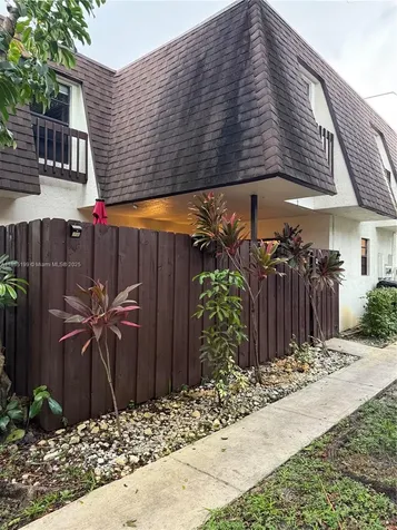 7831 Tam Oshanter Boulevard North Lauderdale FL 33068