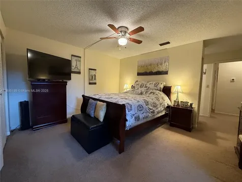 7831 Tam Oshanter Boulevard North Lauderdale FL 33068