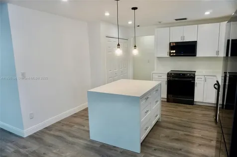 7321 Allen Drive Hollywood FL 33024
