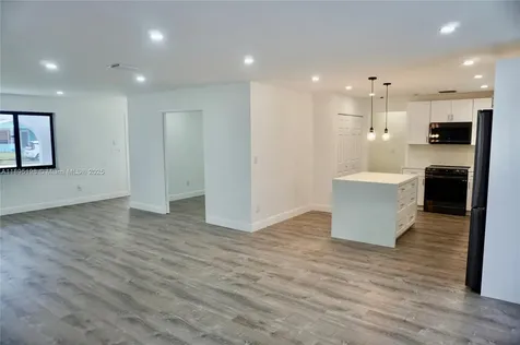7321 Allen Drive Hollywood FL 33024