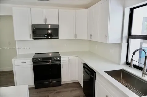 7321 Allen Drive Hollywood FL 33024