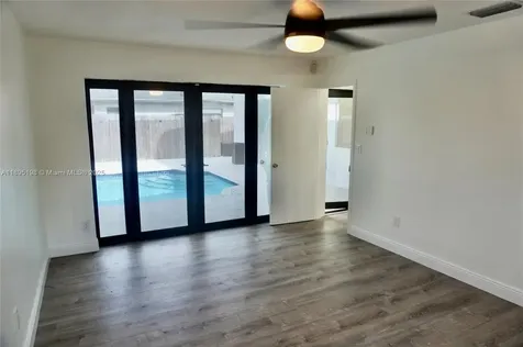 7321 Allen Drive Hollywood FL 33024