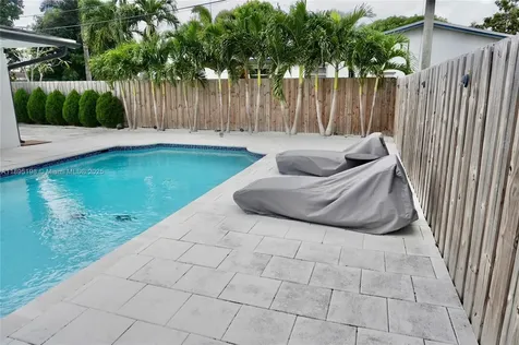 7321 Allen Drive Hollywood FL 33024