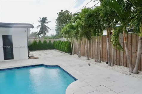 7321 Allen Drive Hollywood FL 33024