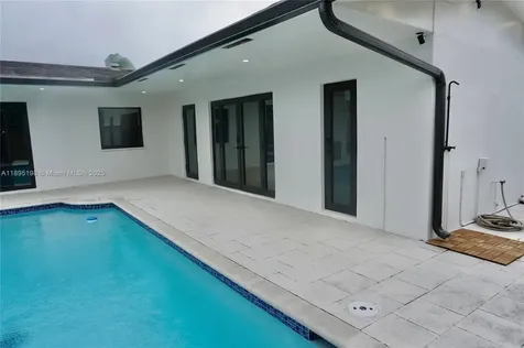 7321 Allen Drive Hollywood FL 33024