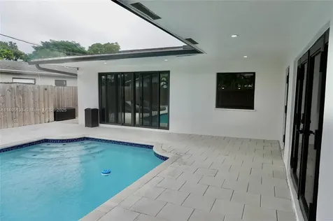 7321 Allen Drive Hollywood FL 33024