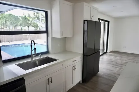 7321 Allen Drive Hollywood FL 33024