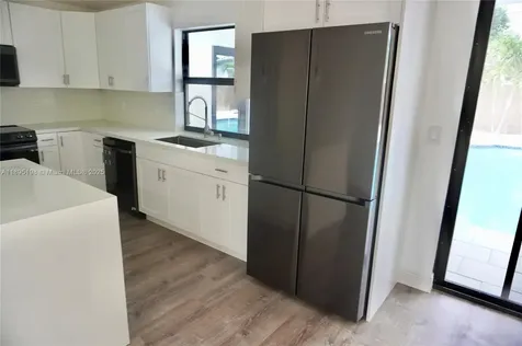 7321 Allen Drive Hollywood FL 33024