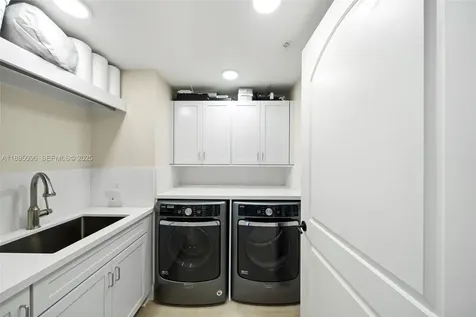 6000 Island Boulevard Aventura FL 33160