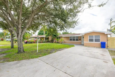 7720 NW 15th Street Pembroke Pines FL 33024