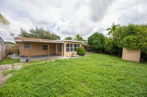7720 NW 15th Street Pembroke Pines FL 33024