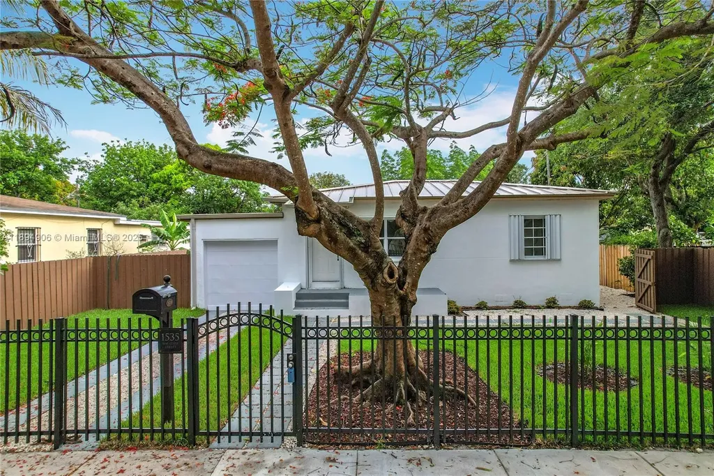 1535 NW 124th Street North Miami FL 33167