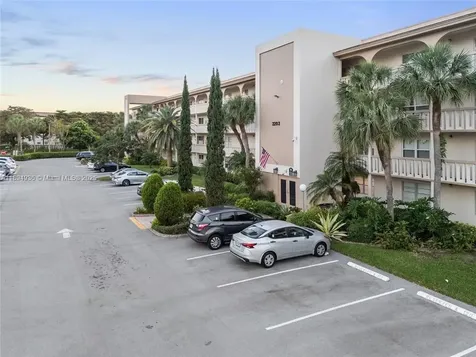 2202 Lucaya Bend Coconut Creek FL 33066